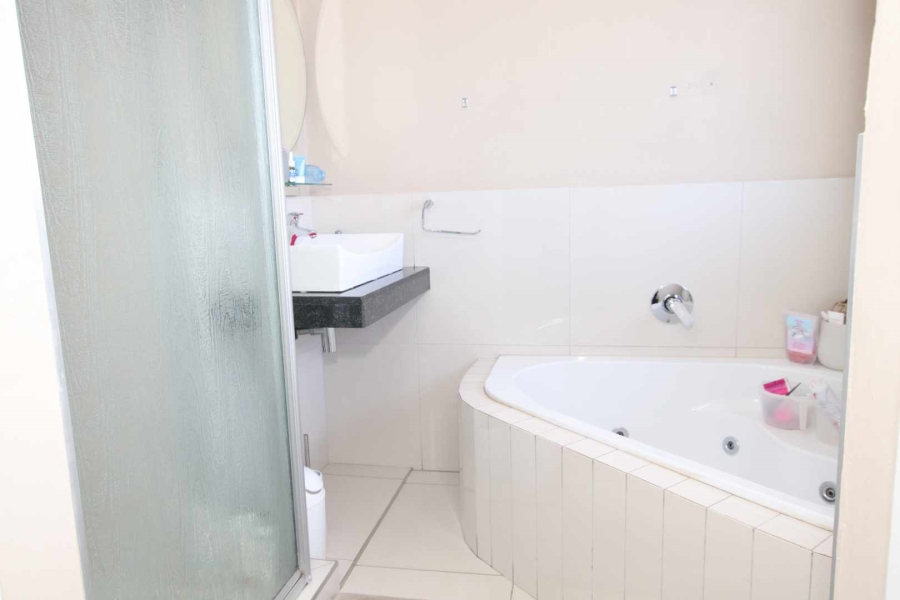 3 Bedroom Property for Sale in Sunningdale KwaZulu-Natal