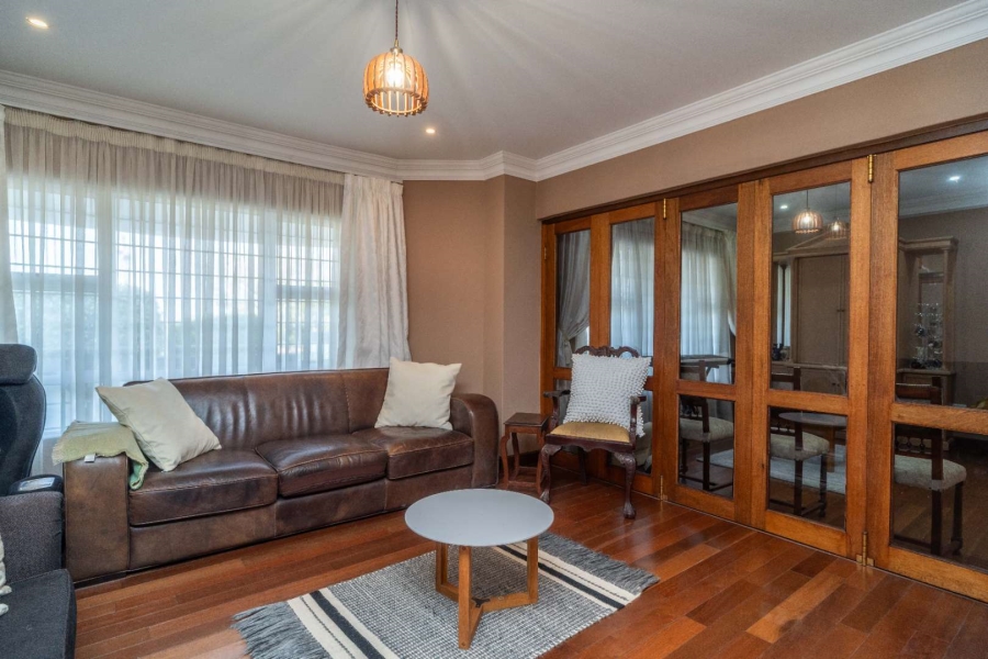 6 Bedroom Property for Sale in Glen Ashley KwaZulu-Natal