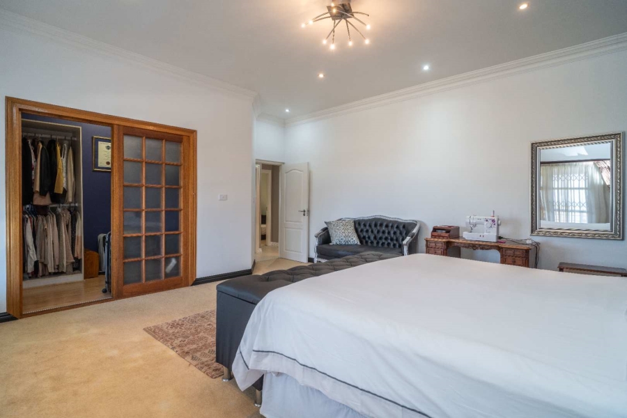 6 Bedroom Property for Sale in Glen Ashley KwaZulu-Natal