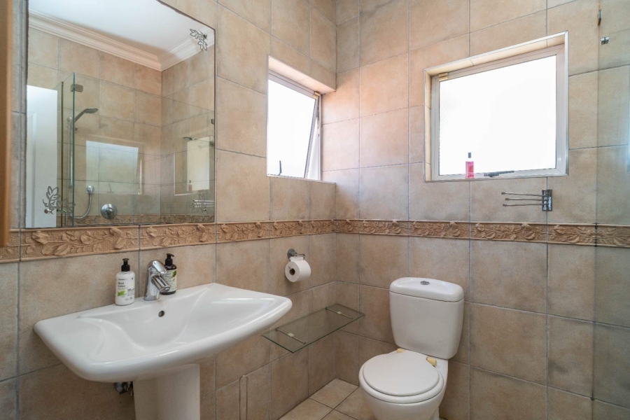 6 Bedroom Property for Sale in Glen Ashley KwaZulu-Natal