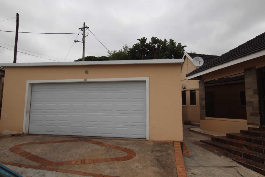 2 Bedroom Property for Sale in Queensburgh KwaZulu-Natal