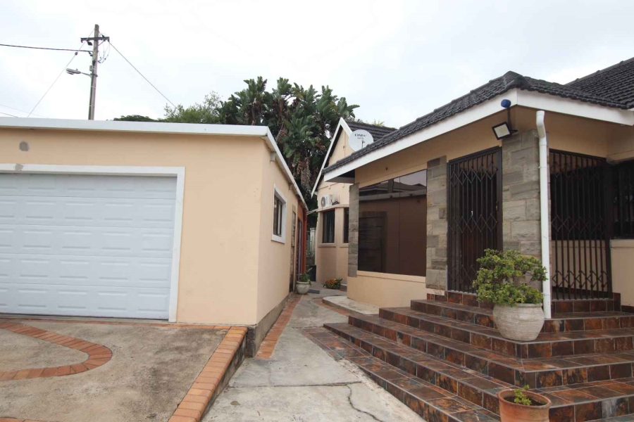 2 Bedroom Property for Sale in Queensburgh KwaZulu-Natal