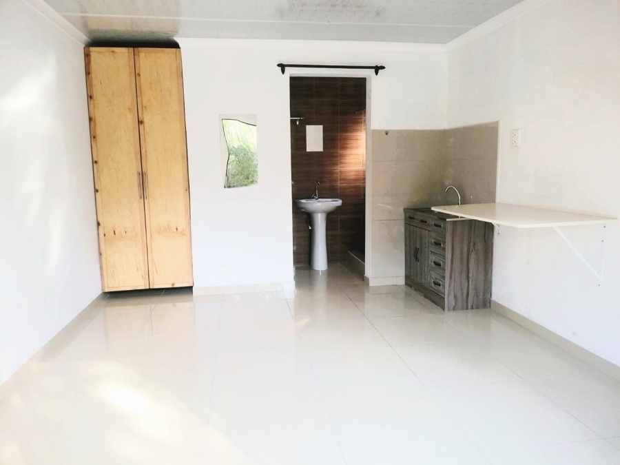 1 Bedroom Property for Sale in Birdswood KwaZulu-Natal