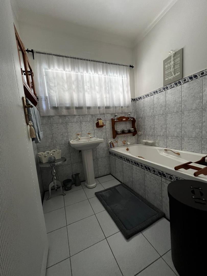 5 Bedroom Property for Sale in Kildare KwaZulu-Natal