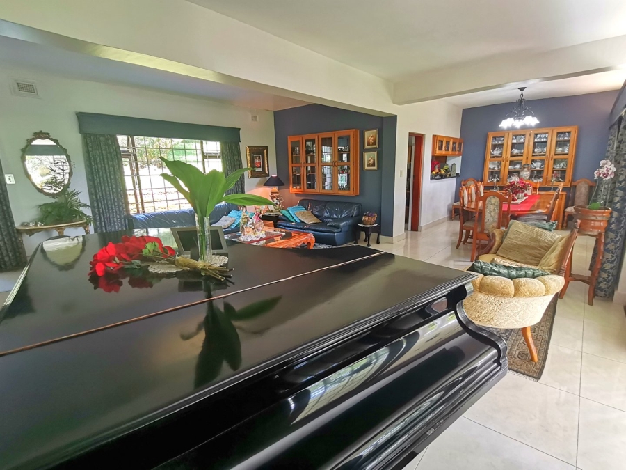 6 Bedroom Property for Sale in St Michaels On Sea KwaZulu-Natal