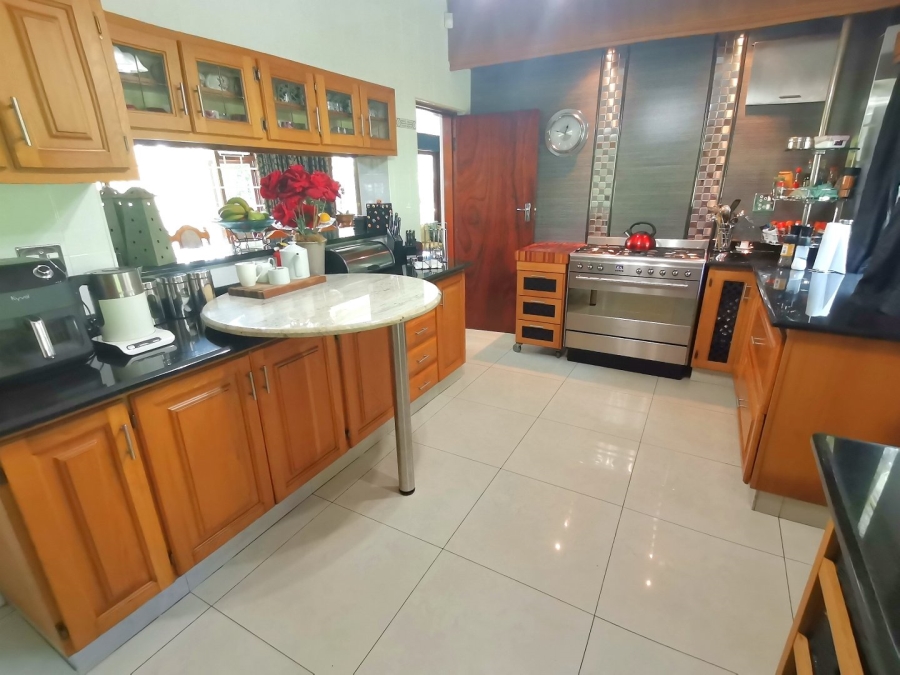 6 Bedroom Property for Sale in St Michaels On Sea KwaZulu-Natal