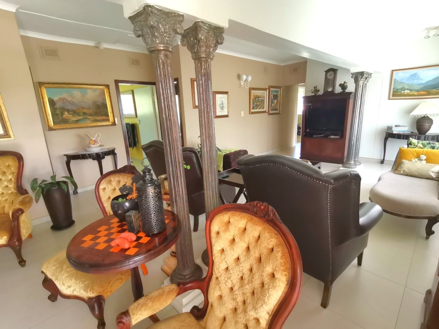 6 Bedroom Property for Sale in St Michaels On Sea KwaZulu-Natal