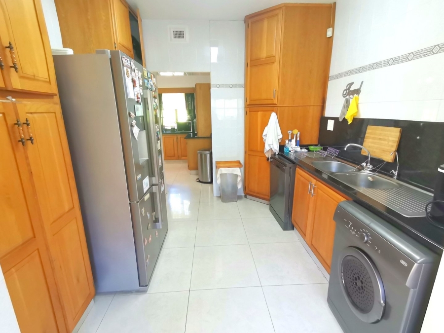 6 Bedroom Property for Sale in St Michaels On Sea KwaZulu-Natal