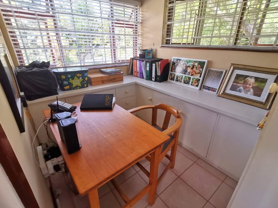 6 Bedroom Property for Sale in St Michaels On Sea KwaZulu-Natal