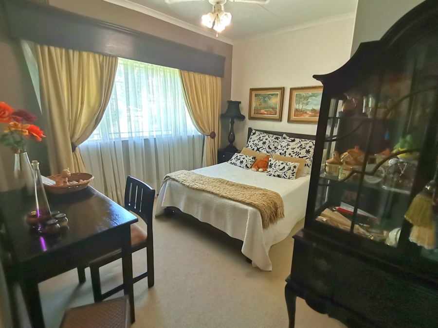 6 Bedroom Property for Sale in St Michaels On Sea KwaZulu-Natal