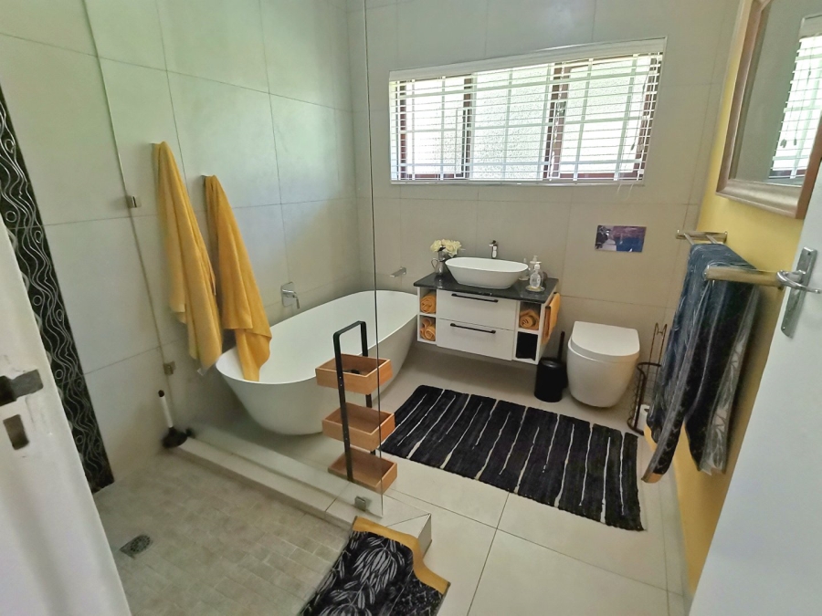 6 Bedroom Property for Sale in St Michaels On Sea KwaZulu-Natal