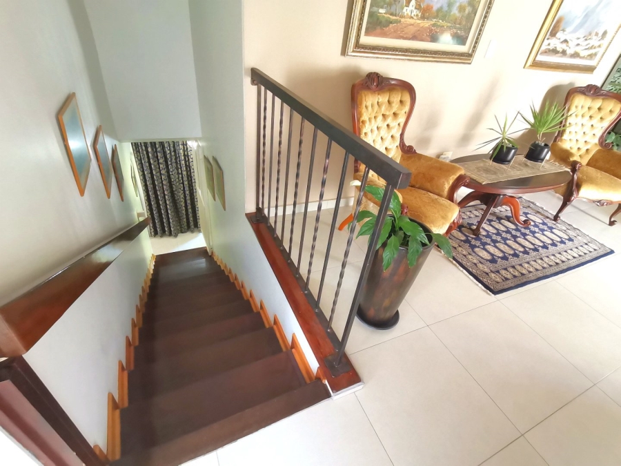 6 Bedroom Property for Sale in St Michaels On Sea KwaZulu-Natal