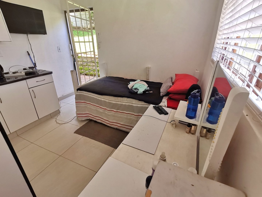 6 Bedroom Property for Sale in St Michaels On Sea KwaZulu-Natal