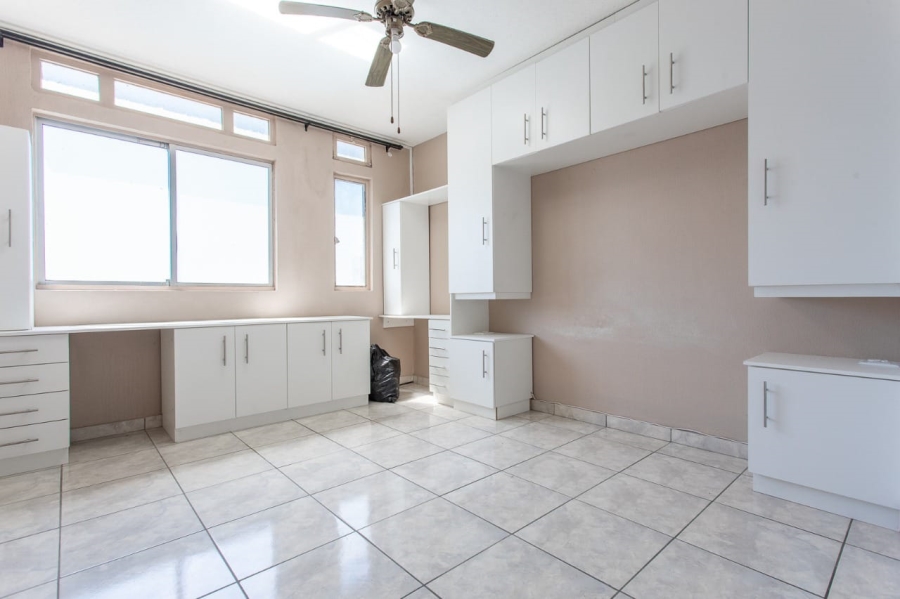 1 Bedroom Property for Sale in Amanzimtoti KwaZulu-Natal