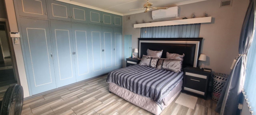 4 Bedroom Property for Sale in Pumula KwaZulu-Natal