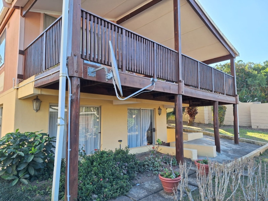 4 Bedroom Property for Sale in Hibberdene KwaZulu-Natal