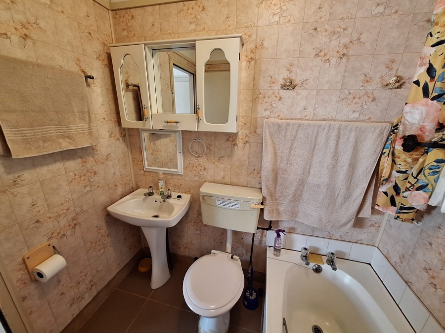 4 Bedroom Property for Sale in Hibberdene KwaZulu-Natal