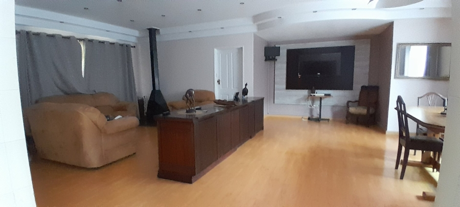 5 Bedroom Property for Sale in Ixopo KwaZulu-Natal
