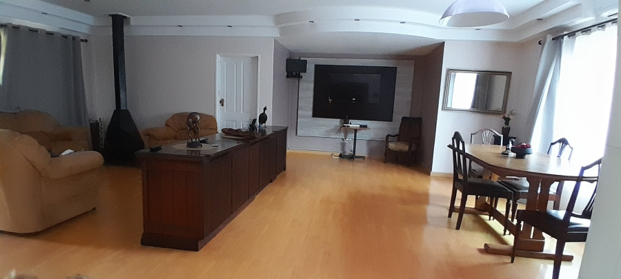 5 Bedroom Property for Sale in Ixopo KwaZulu-Natal