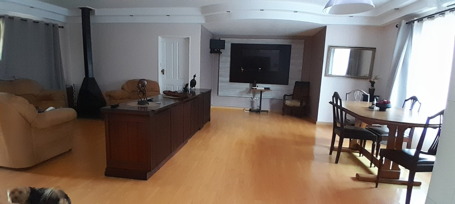 5 Bedroom Property for Sale in Ixopo KwaZulu-Natal