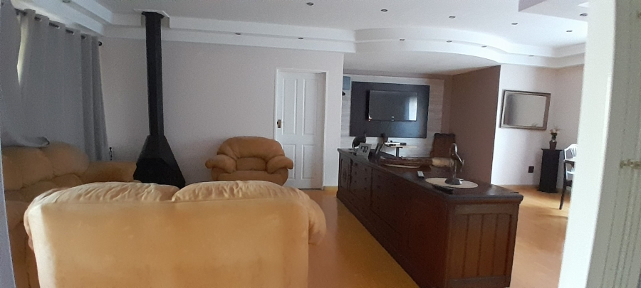 5 Bedroom Property for Sale in Ixopo KwaZulu-Natal
