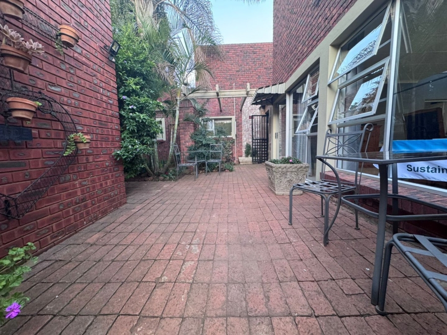 4 Bedroom Property for Sale in Signal Hill KwaZulu-Natal