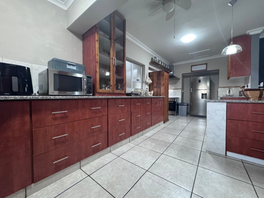4 Bedroom Property for Sale in Signal Hill KwaZulu-Natal