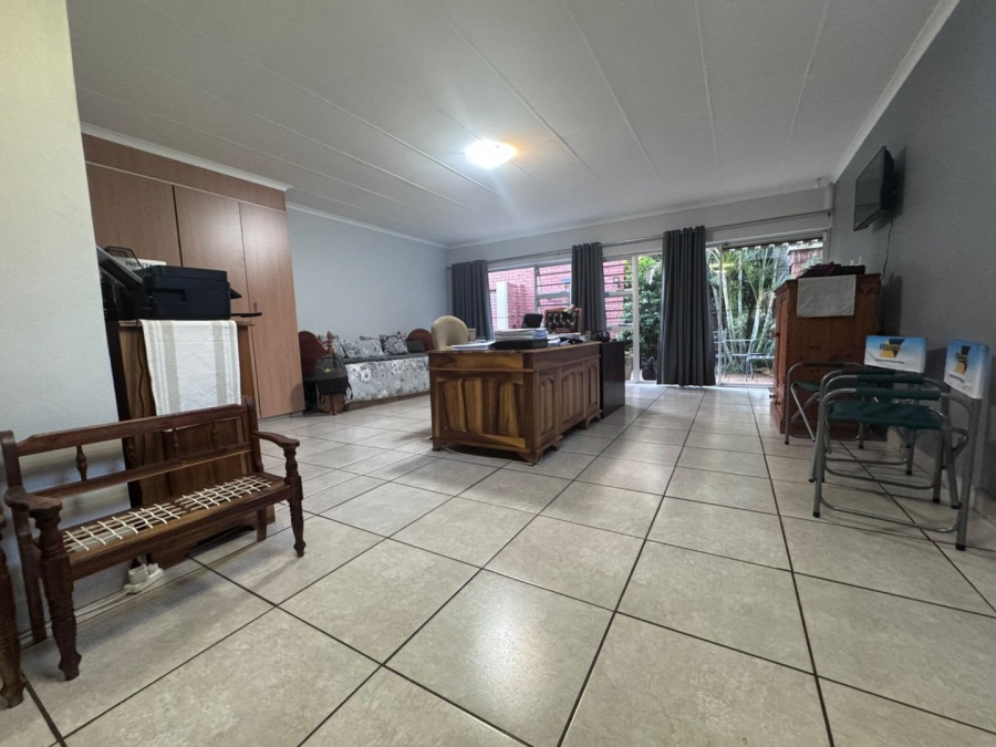 4 Bedroom Property for Sale in Signal Hill KwaZulu-Natal