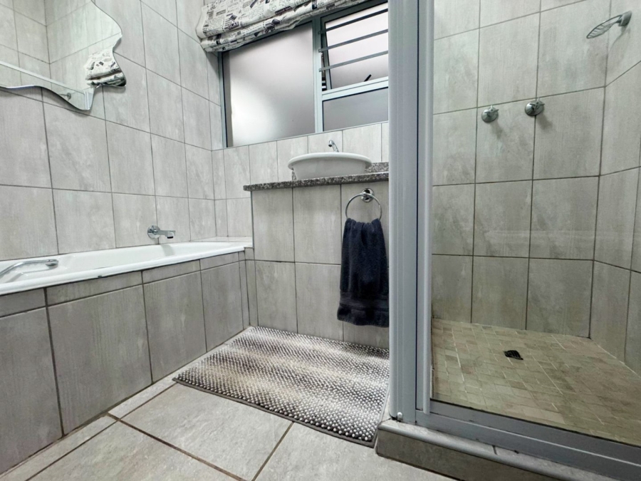 4 Bedroom Property for Sale in Signal Hill KwaZulu-Natal