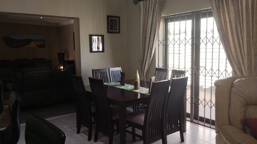 To Let 4 Bedroom Property for Rent in Dawncliffe KwaZulu-Natal
