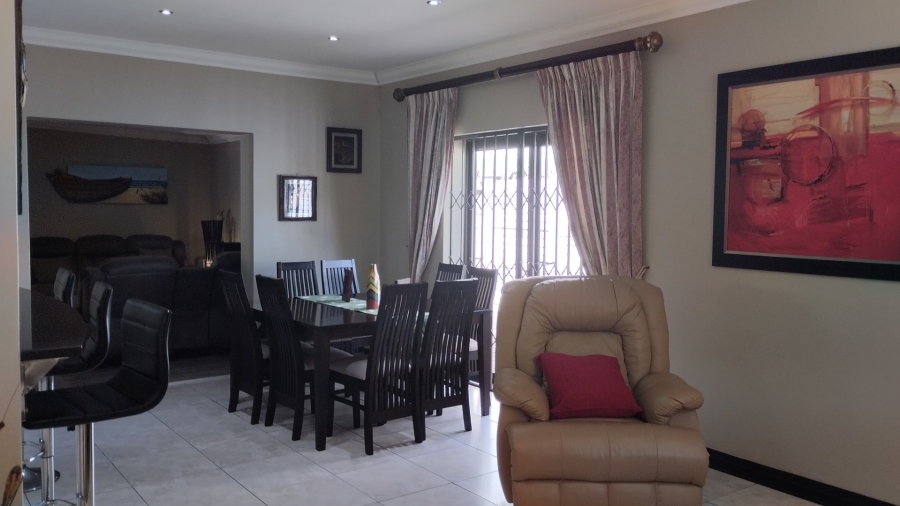 To Let 4 Bedroom Property for Rent in Dawncliffe KwaZulu-Natal