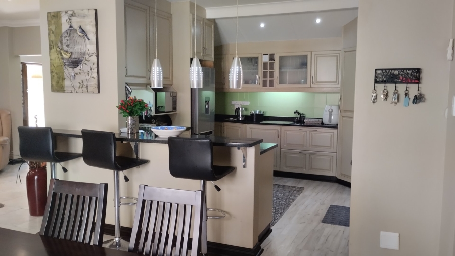 To Let 4 Bedroom Property for Rent in Dawncliffe KwaZulu-Natal
