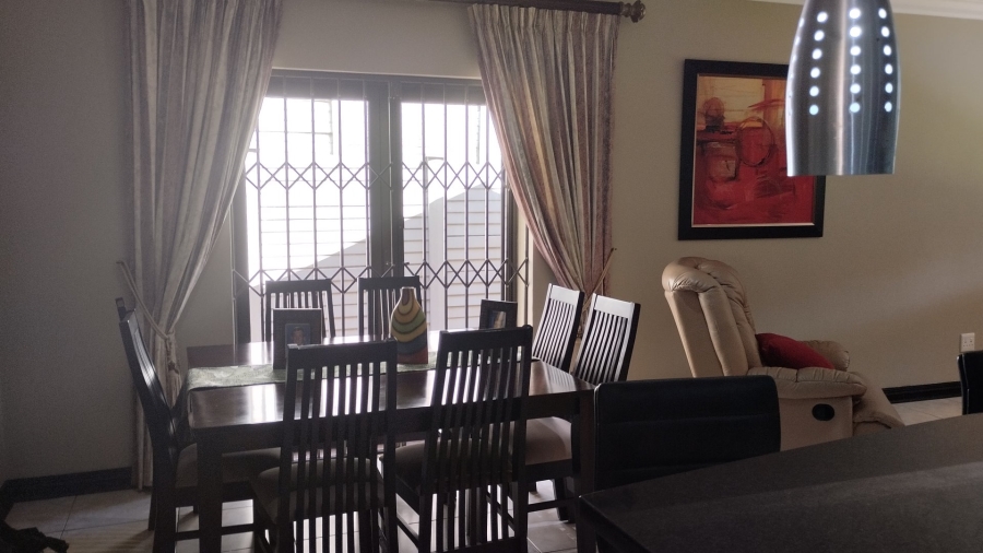 To Let 4 Bedroom Property for Rent in Dawncliffe KwaZulu-Natal