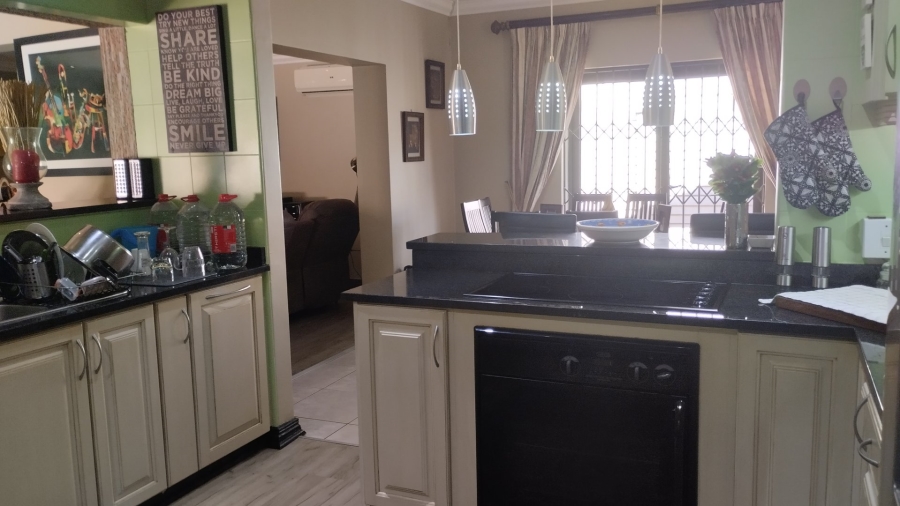 To Let 4 Bedroom Property for Rent in Dawncliffe KwaZulu-Natal