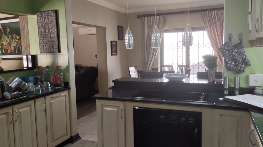 To Let 4 Bedroom Property for Rent in Dawncliffe KwaZulu-Natal