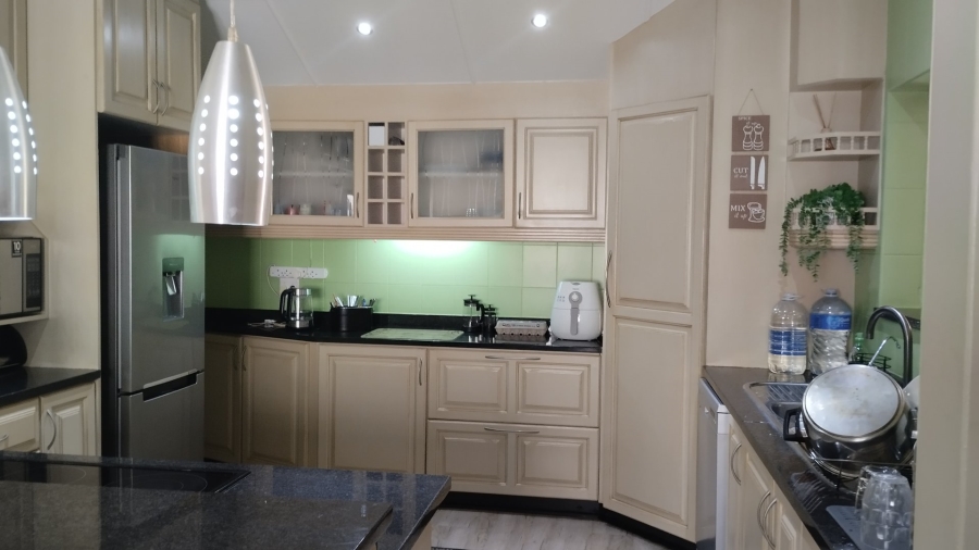 To Let 4 Bedroom Property for Rent in Dawncliffe KwaZulu-Natal