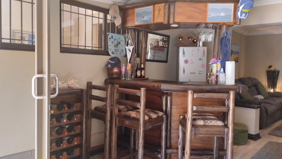 To Let 4 Bedroom Property for Rent in Dawncliffe KwaZulu-Natal