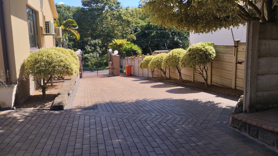 To Let 4 Bedroom Property for Rent in Dawncliffe KwaZulu-Natal
