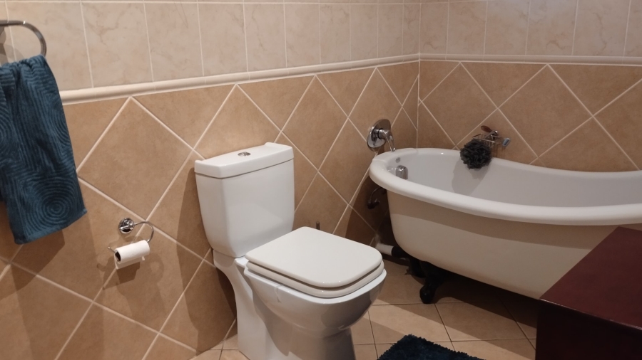 To Let 4 Bedroom Property for Rent in Dawncliffe KwaZulu-Natal