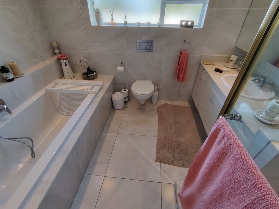 5 Bedroom Property for Sale in Southbroom KwaZulu-Natal