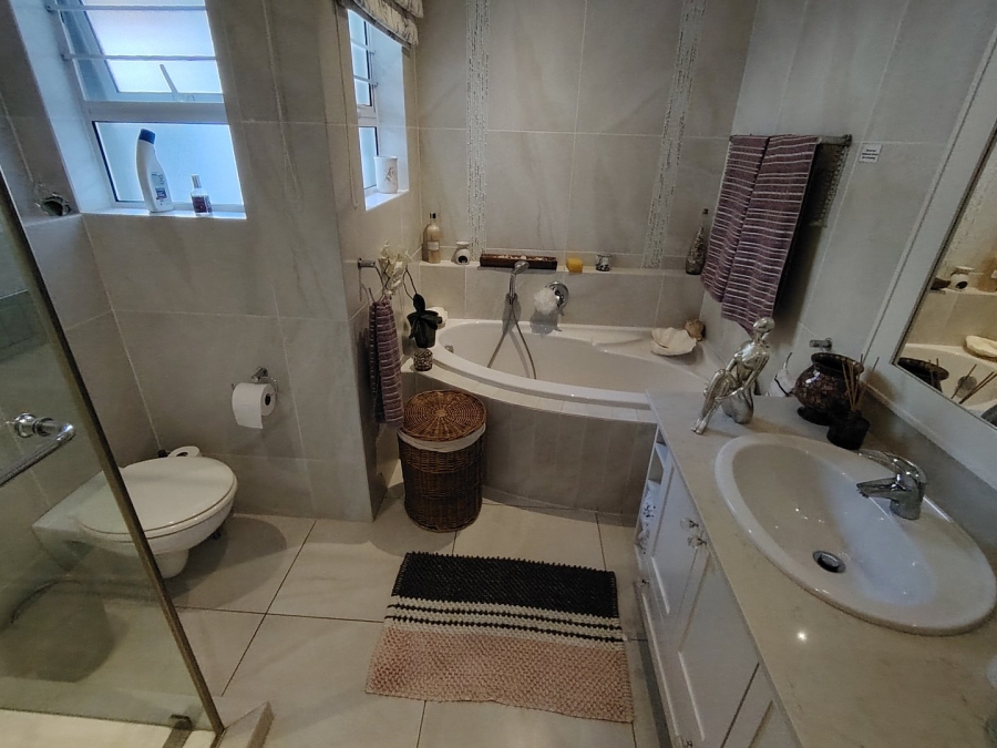 5 Bedroom Property for Sale in Southbroom KwaZulu-Natal