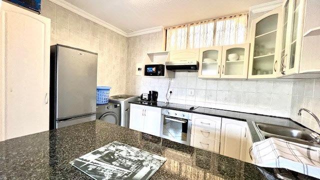 2 Bedroom Property for Sale in Uvongo KwaZulu-Natal