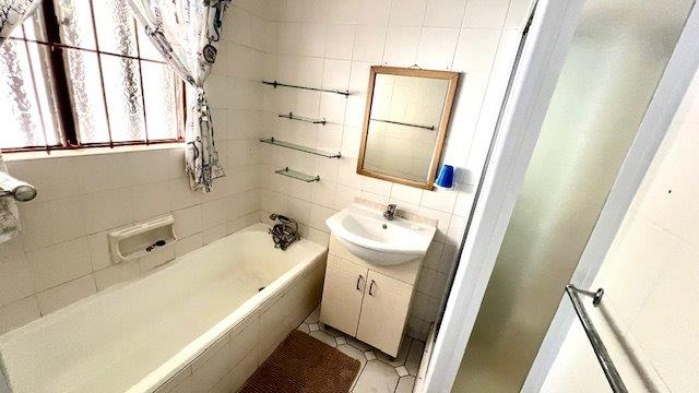 2 Bedroom Property for Sale in Uvongo KwaZulu-Natal