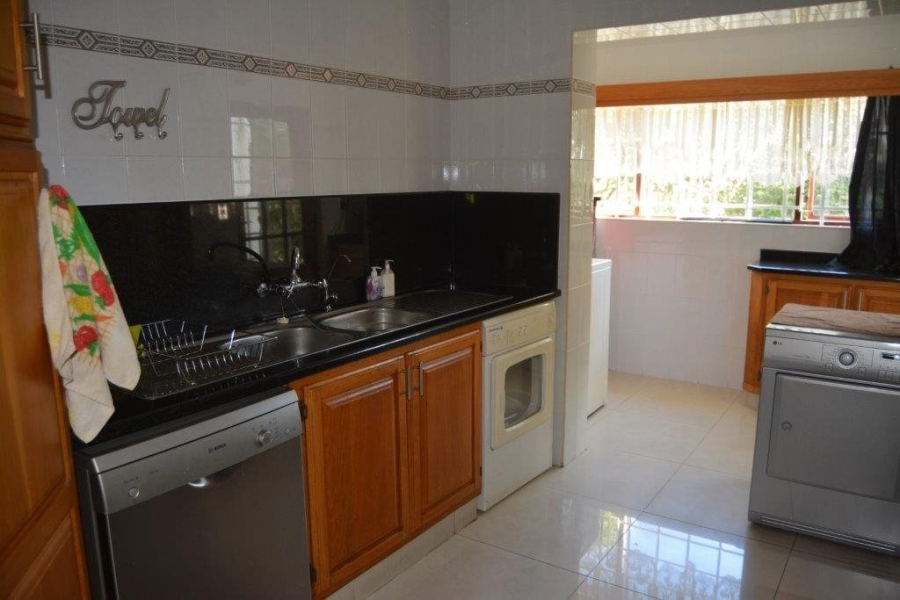 6 Bedroom Property for Sale in St Michaels On Sea KwaZulu-Natal