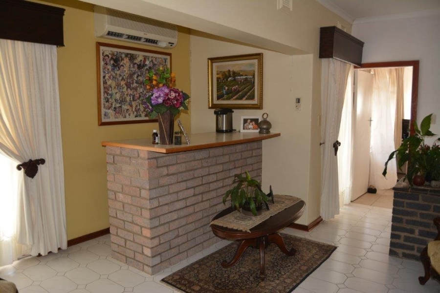 6 Bedroom Property for Sale in St Michaels On Sea KwaZulu-Natal