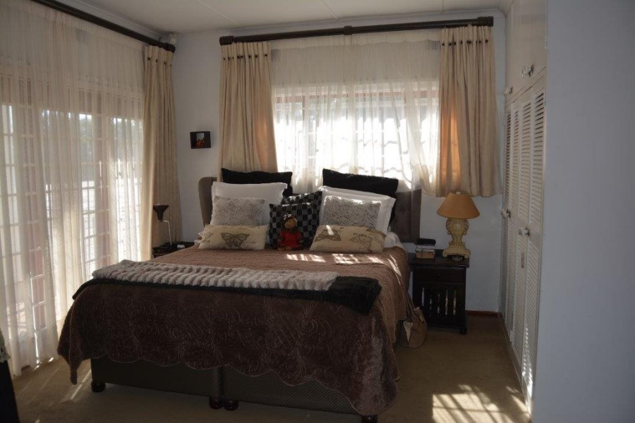 6 Bedroom Property for Sale in St Michaels On Sea KwaZulu-Natal