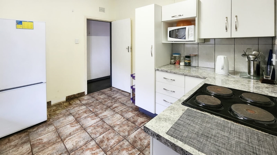 6 Bedroom Property for Sale in Uvongo KwaZulu-Natal