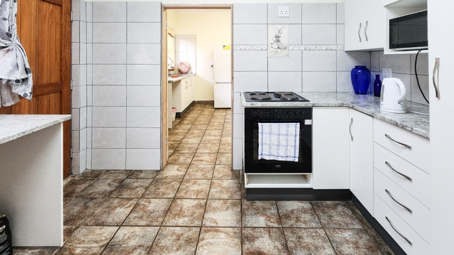 6 Bedroom Property for Sale in Uvongo KwaZulu-Natal