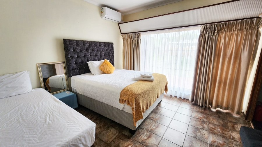 6 Bedroom Property for Sale in Uvongo KwaZulu-Natal