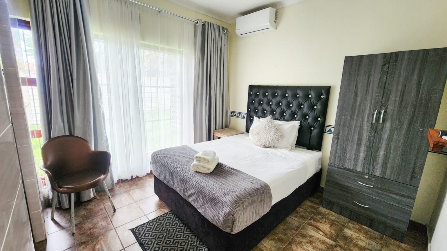 6 Bedroom Property for Sale in Uvongo KwaZulu-Natal